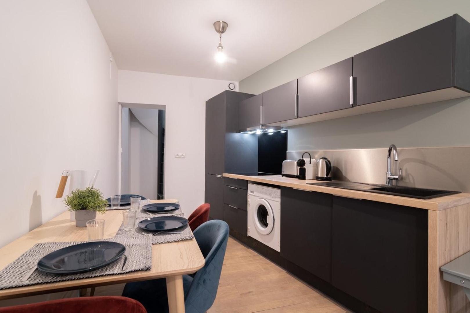 Lille Centre: 2Bed 2Bath Apartment! Exterior photo