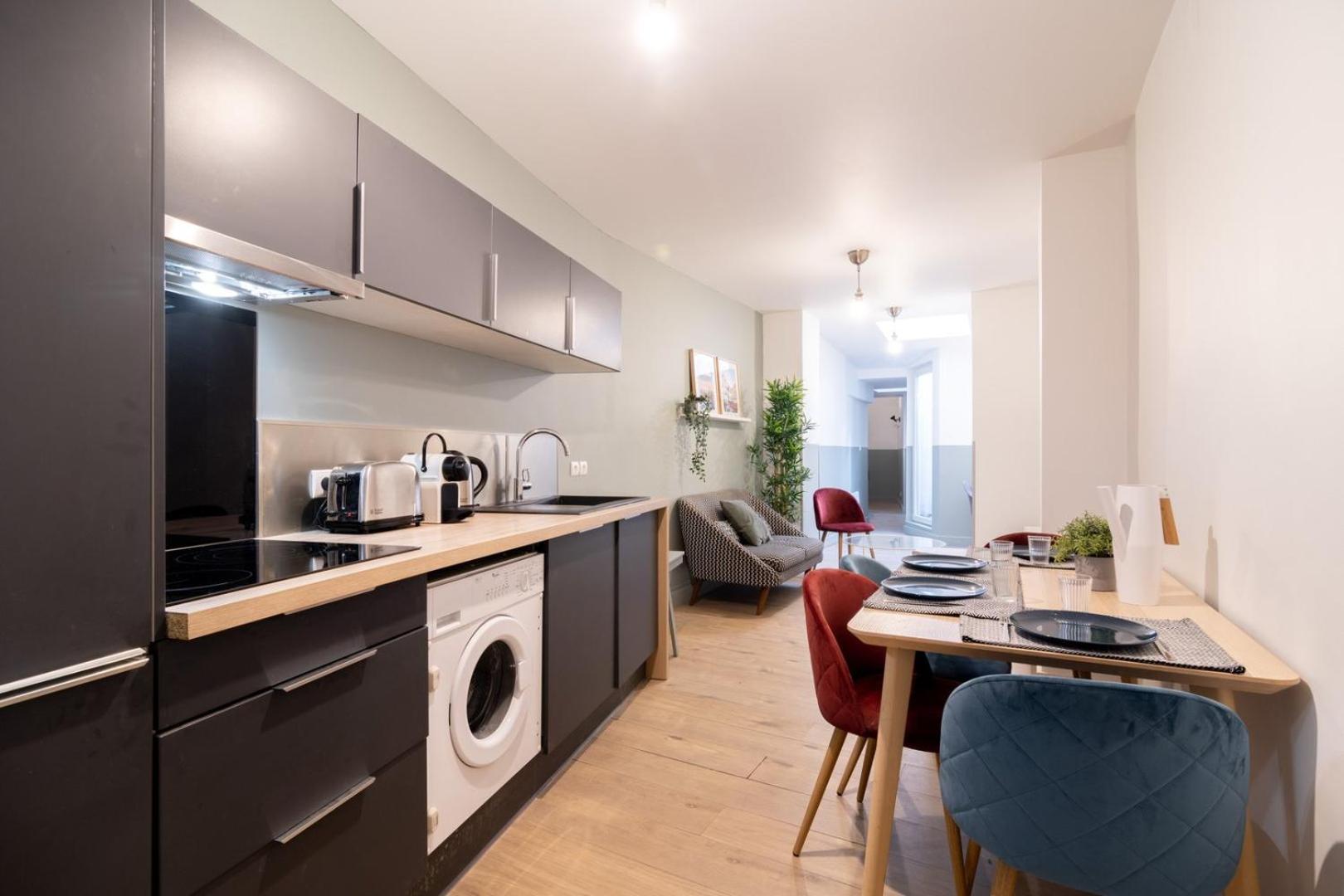 Lille Centre: 2Bed 2Bath Apartment! Exterior photo