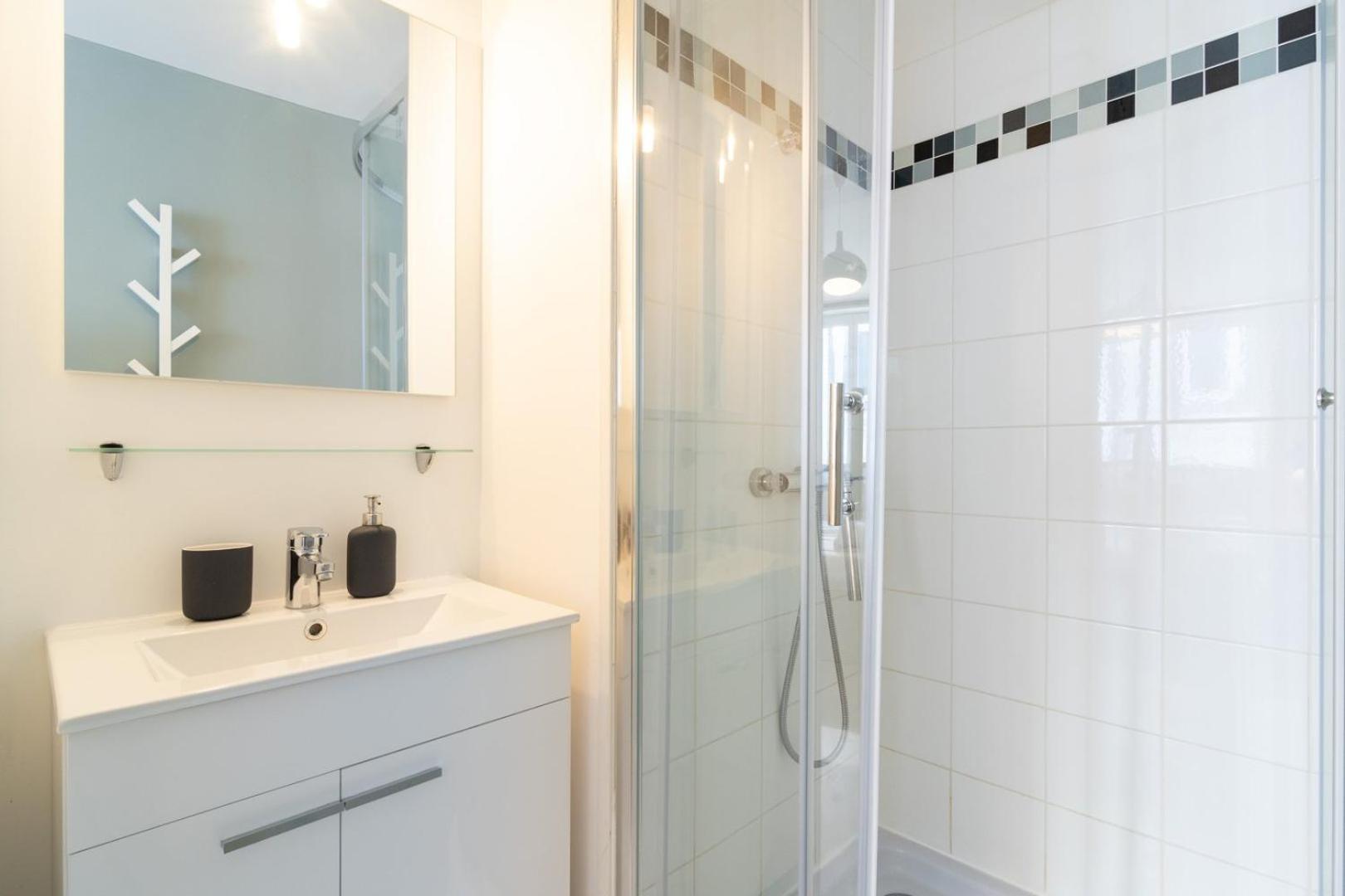 Lille Centre: 2Bed 2Bath Apartment! Exterior photo