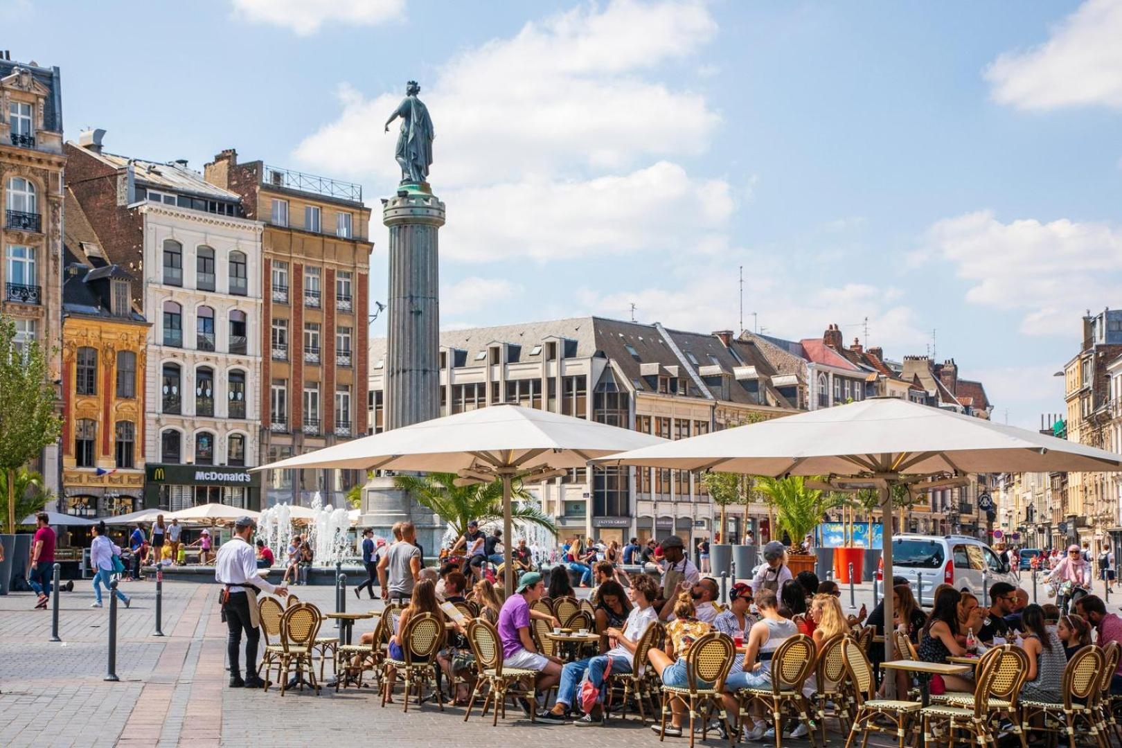 Lille Centre: 2Bed 2Bath Apartment! Exterior photo
