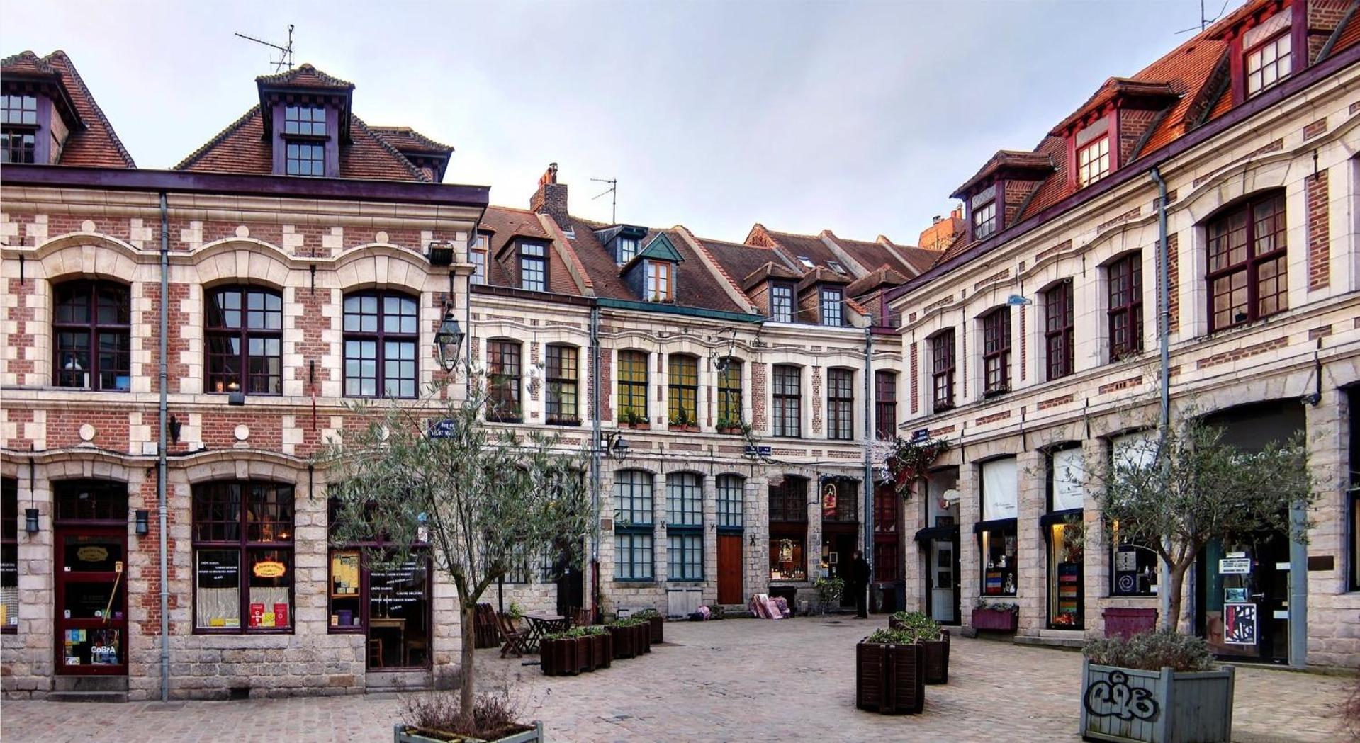 Lille Centre: 2Bed 2Bath Apartment! Exterior photo